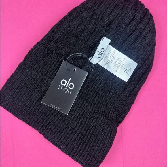 Alo Yoga Black Cable Knit Pom Beanie NWT Women’s Winter Hat - Picture 4 of 5
